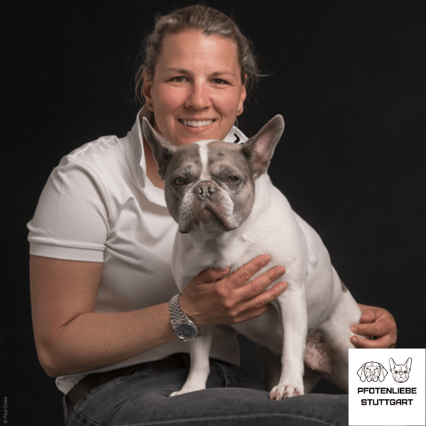 Isabel Scheu mit Hanni zusammen Stuttgart Hundeschule